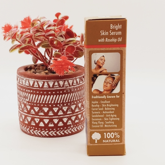 🔥FREE!🔥NATURAL BRIGHT SKIN SERUM WITH ROSEHIP OIL .27 FL OZ NEW | SEALED - Picture 2 of 7